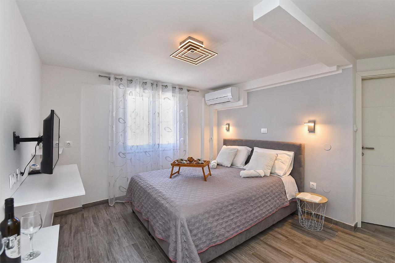 Double Room With Pool 2261 Medulin Zewnętrze zdjęcie