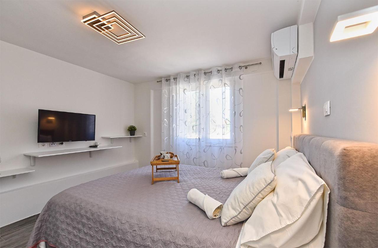 Double Room With Pool 2261 Medulin Zewnętrze zdjęcie