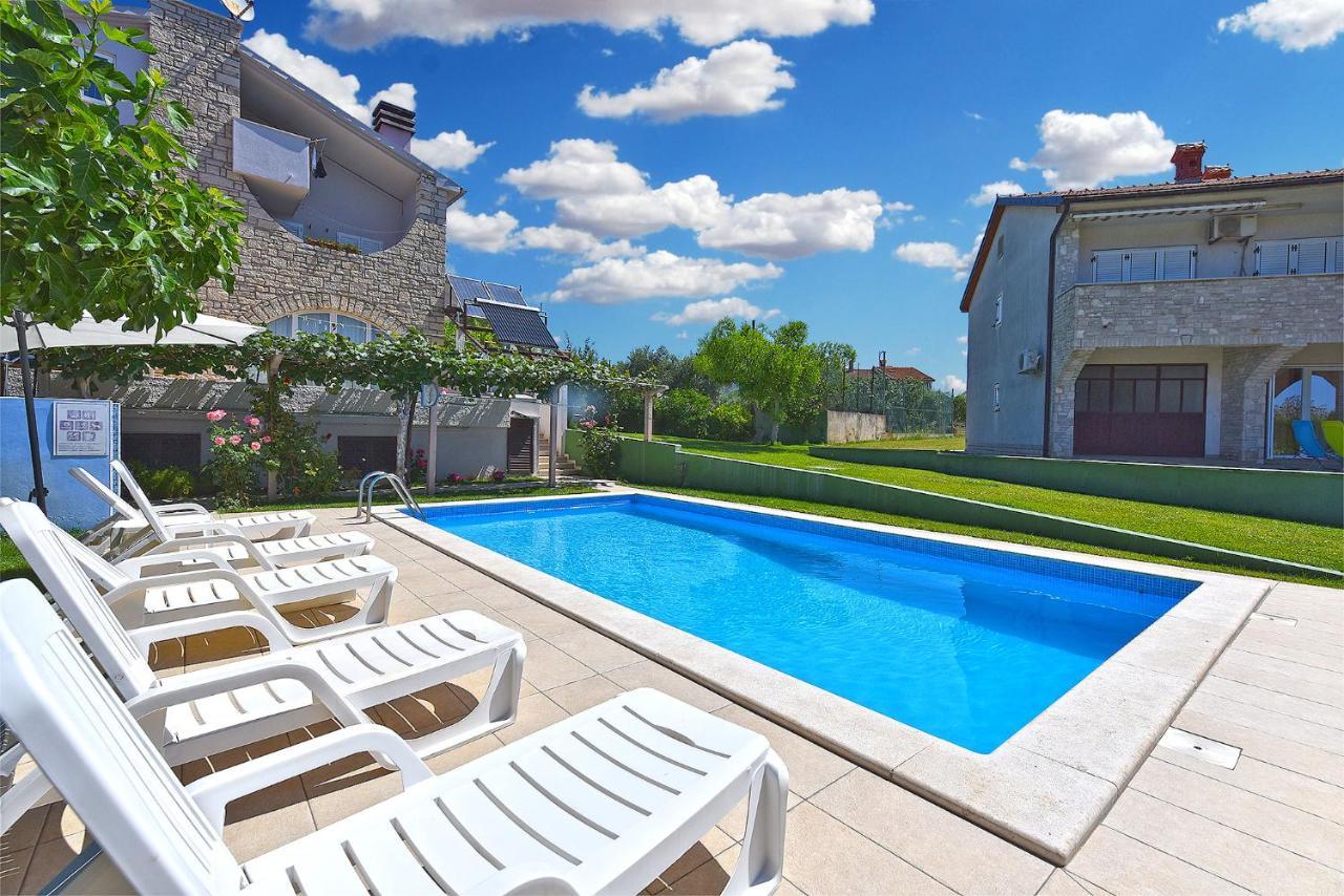 Double Room With Pool 2261 Medulin Zewnętrze zdjęcie