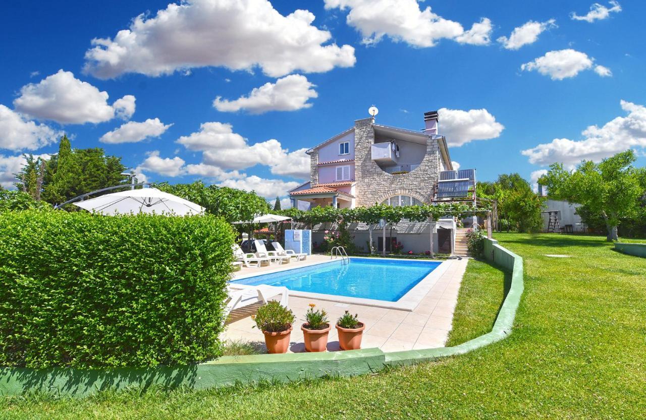 Double Room With Pool 2261 Medulin Zewnętrze zdjęcie